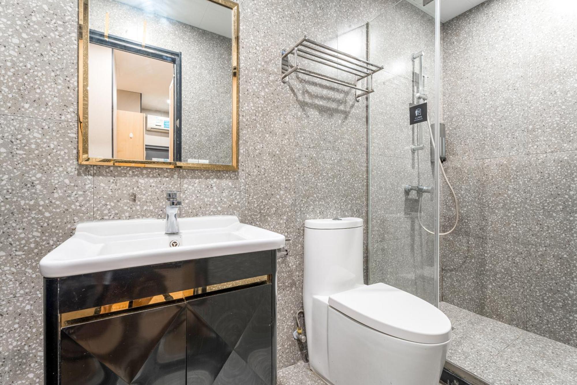 Meego Yes Hotel Şanghay Dış mekan fotoğraf