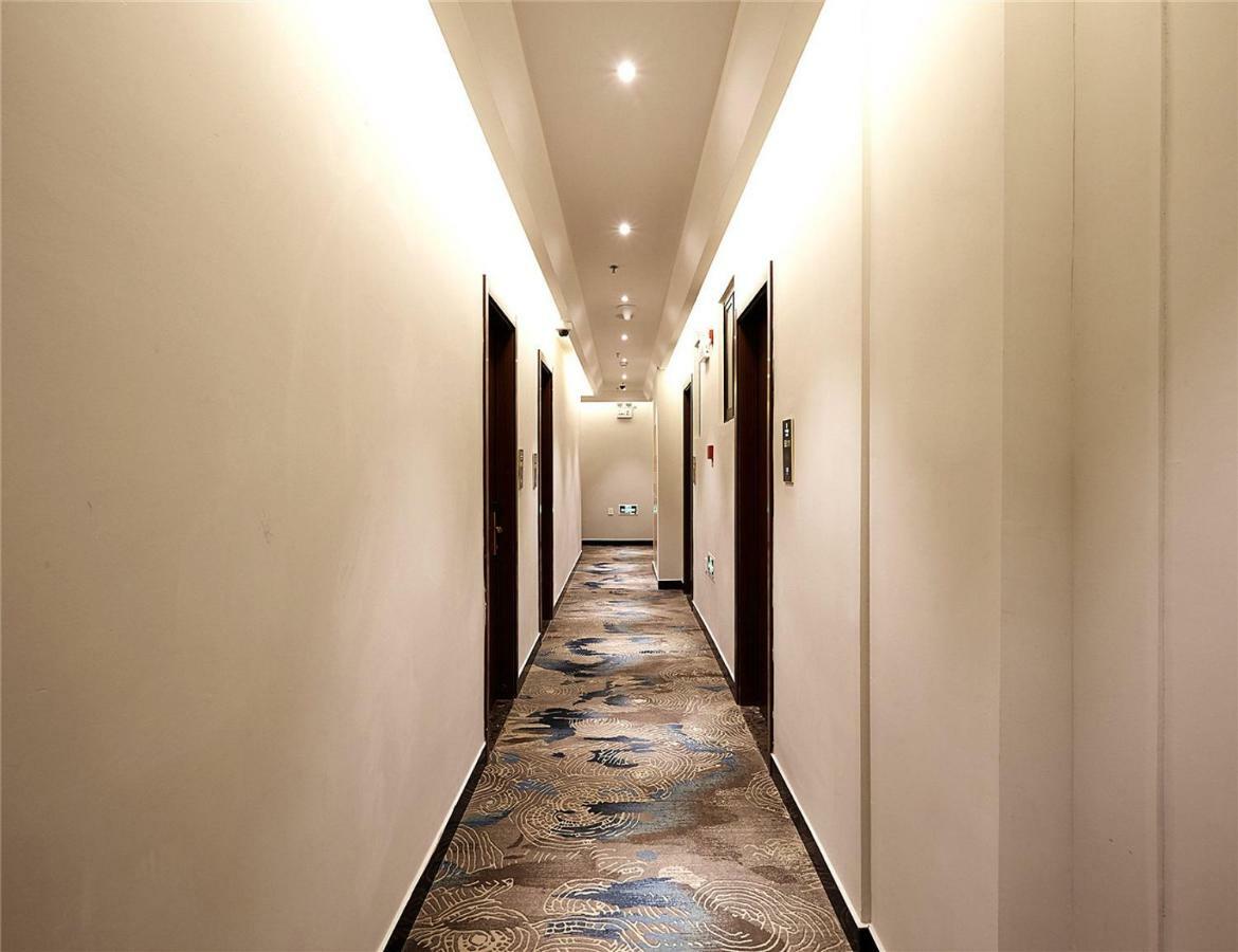 Meego Yes Hotel Şanghay Dış mekan fotoğraf