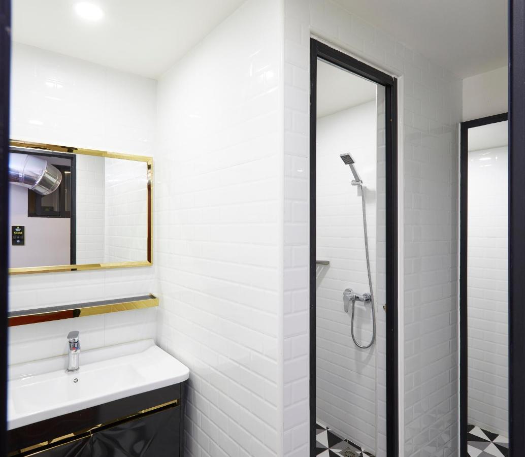 Meego Yes Hotel Şanghay Dış mekan fotoğraf